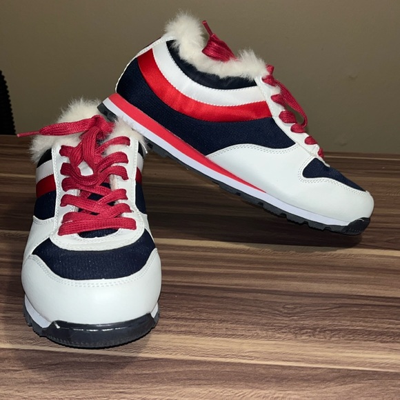 Bear paw Hoodoo red, white, and blue fur sneakers - Picture 2 of 16